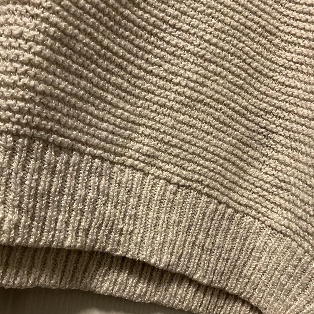 Stylish V-Neck Sweater in Cream - Picture 3 of 11